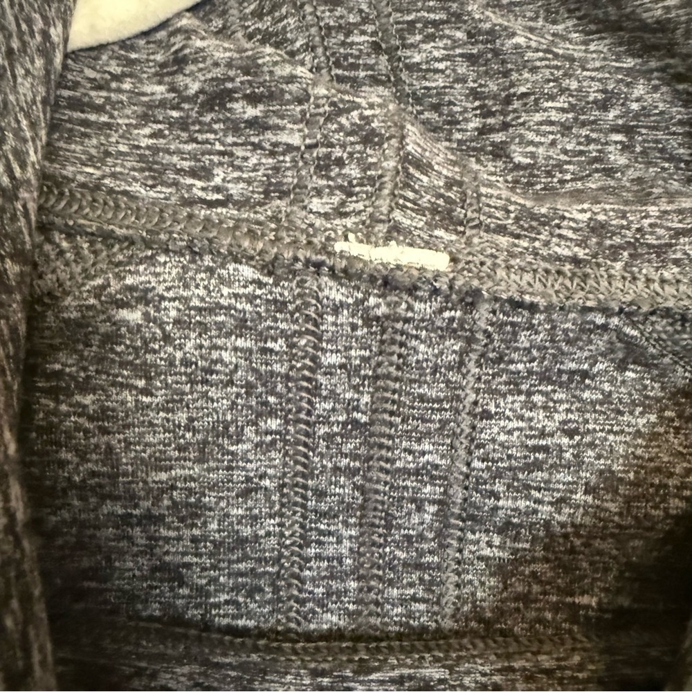 Lululemon Athletica Women's Make A Move Long Sleeve in Heathered Black - Picture 11 of 12